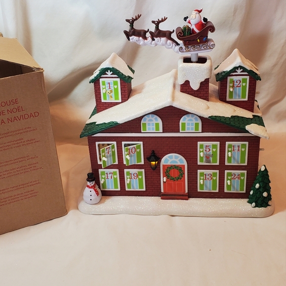 Countdown To Christmas Avon 2011 Advent Lighted Animated Musical House - Picture 3 of 13